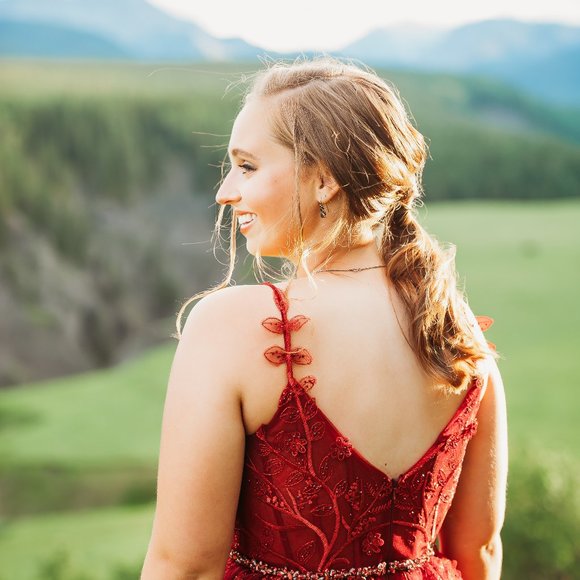 Meet your Posher, Olivia - Picture 1 of 1